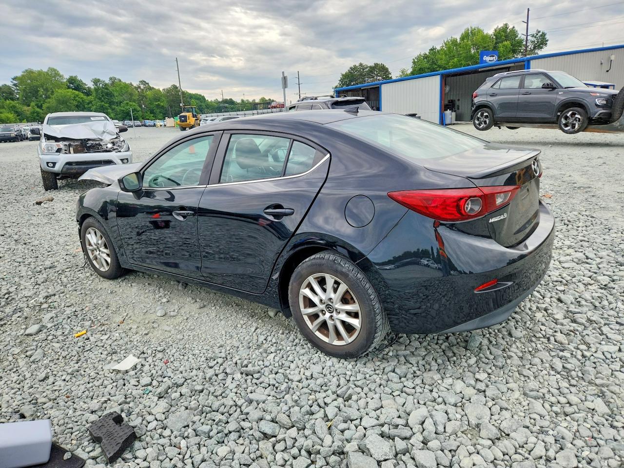 2016 MAZDA 3 SE