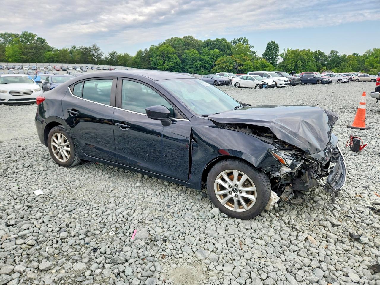 2016 MAZDA 3 SE