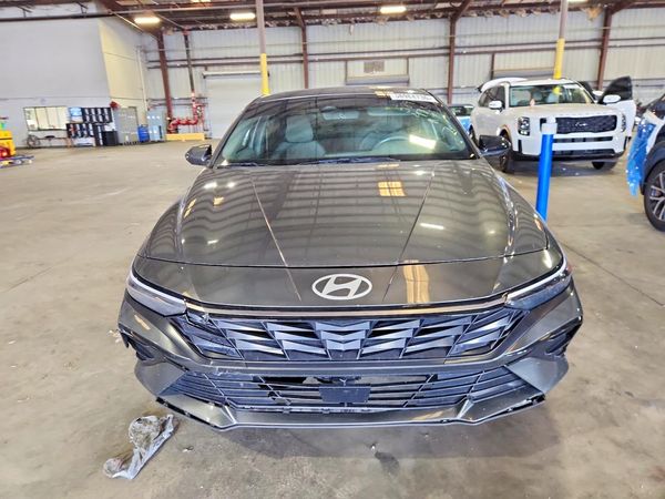2024 HYUNDAI ELANTRA