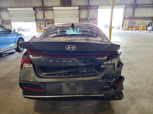 2024 HYUNDAI ELANTRA