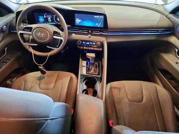 2024 HYUNDAI ELANTRA
