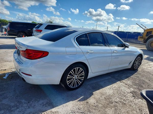 2018 BMW 530
