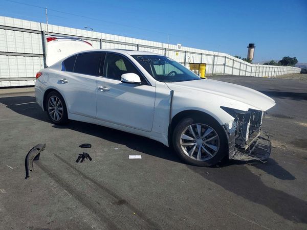 2017 INFINITI Q50