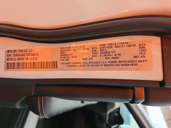 2023 JEEP GRAND CHEROKEE LAREDO 4X4 — VINS