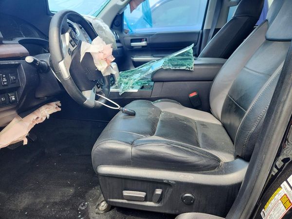 2021 TOYOTA TUNDRA Limited grade