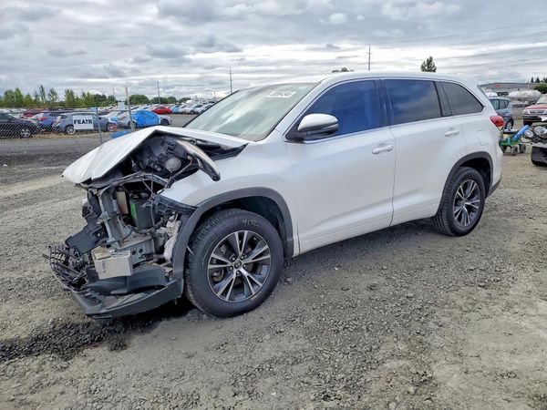 2017 TOYOTA HIGHLANDER LE/LE Plus