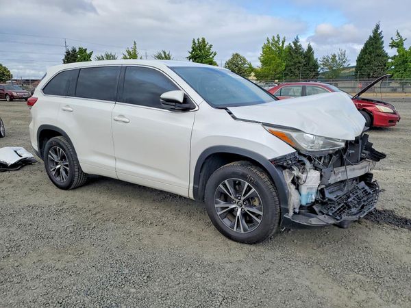 2017 TOYOTA HIGHLANDER LE/LE Plus