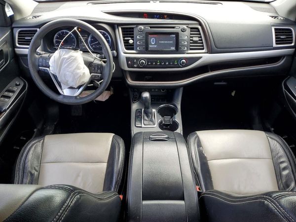 2017 TOYOTA HIGHLANDER LE/LE Plus