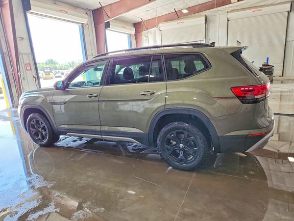 2024 VOLKSWAGEN ATLAS 4Motion Peak Edition SE