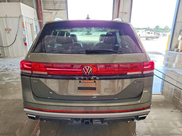 2024 VOLKSWAGEN ATLAS 4Motion Peak Edition SE