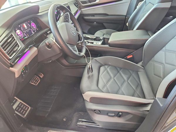 2024 VOLKSWAGEN ATLAS 4Motion Peak Edition SE