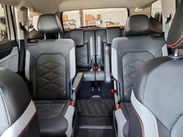 2024 VOLKSWAGEN ATLAS 4Motion Peak Edition SE