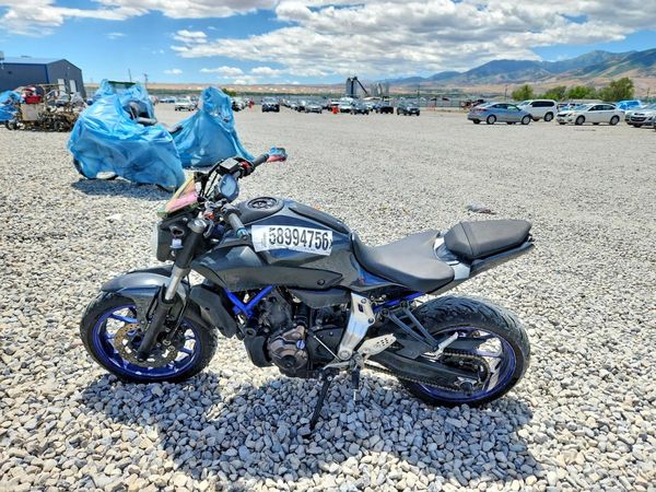 2015 YAMAHA FZ07