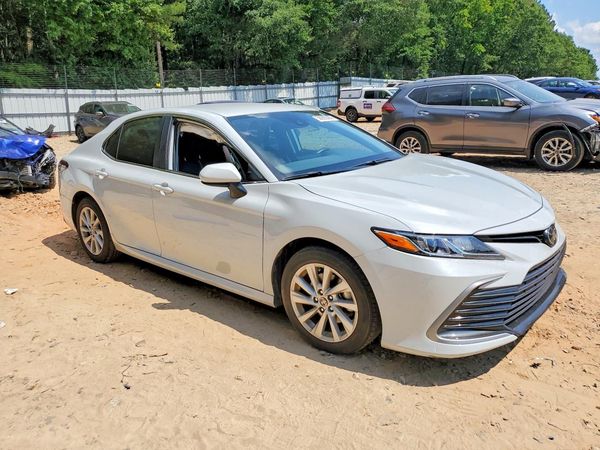 2024 TOYOTA CAMRY