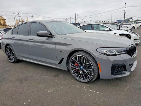 2022 BMW 530E