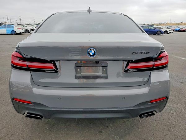 2022 BMW 530E