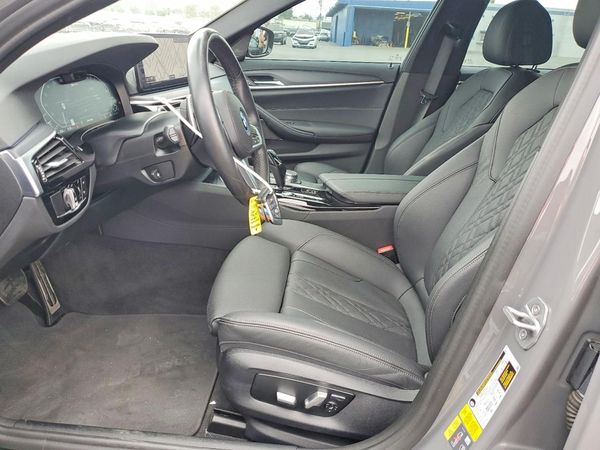 2022 BMW 530E