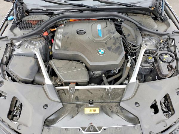 2022 BMW 530E