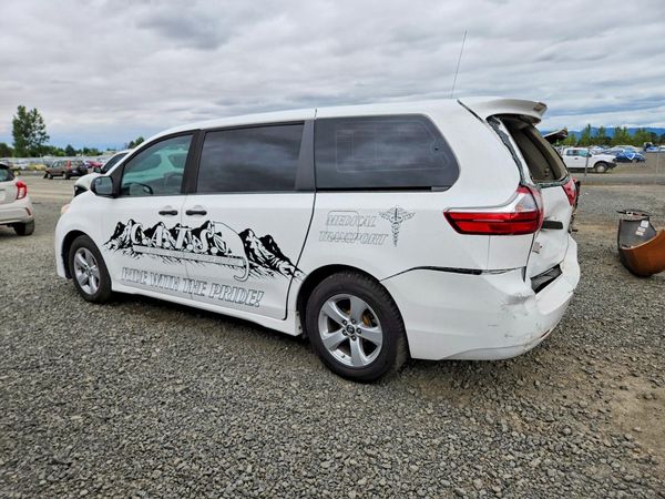2018 TOYOTA SIENNA L
