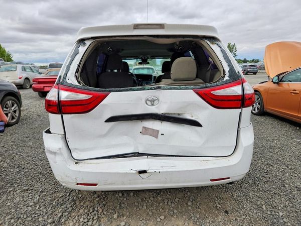 2018 TOYOTA SIENNA L