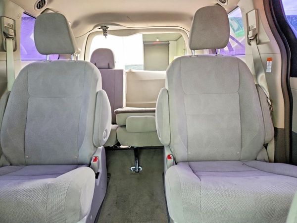 2018 TOYOTA SIENNA L