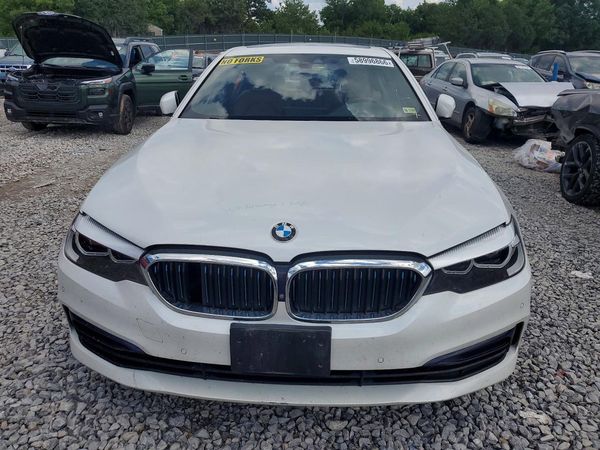 2019 BMW 530E