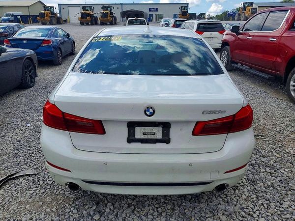 2019 BMW 530E
