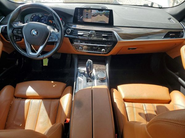 2019 BMW 530E