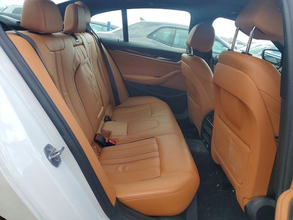 2019 BMW 530E