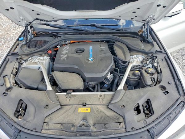 2019 BMW 530E