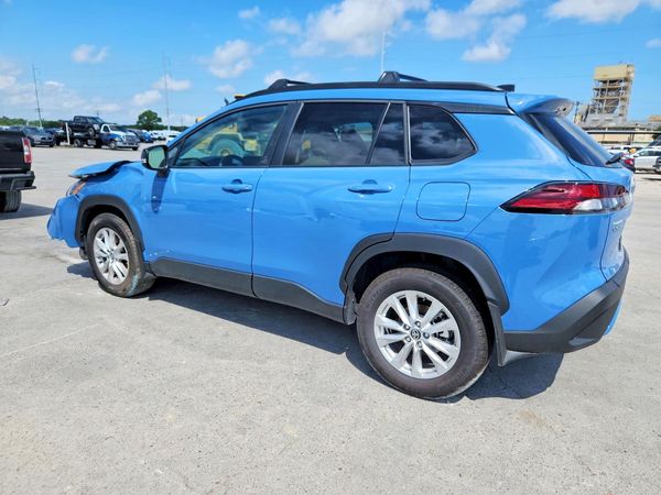 2026 TOYOTA COROLLA CROSS LE