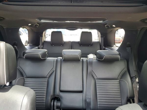 2017 LAND ROVER DISCOVERY HSE Luxury — SUVN