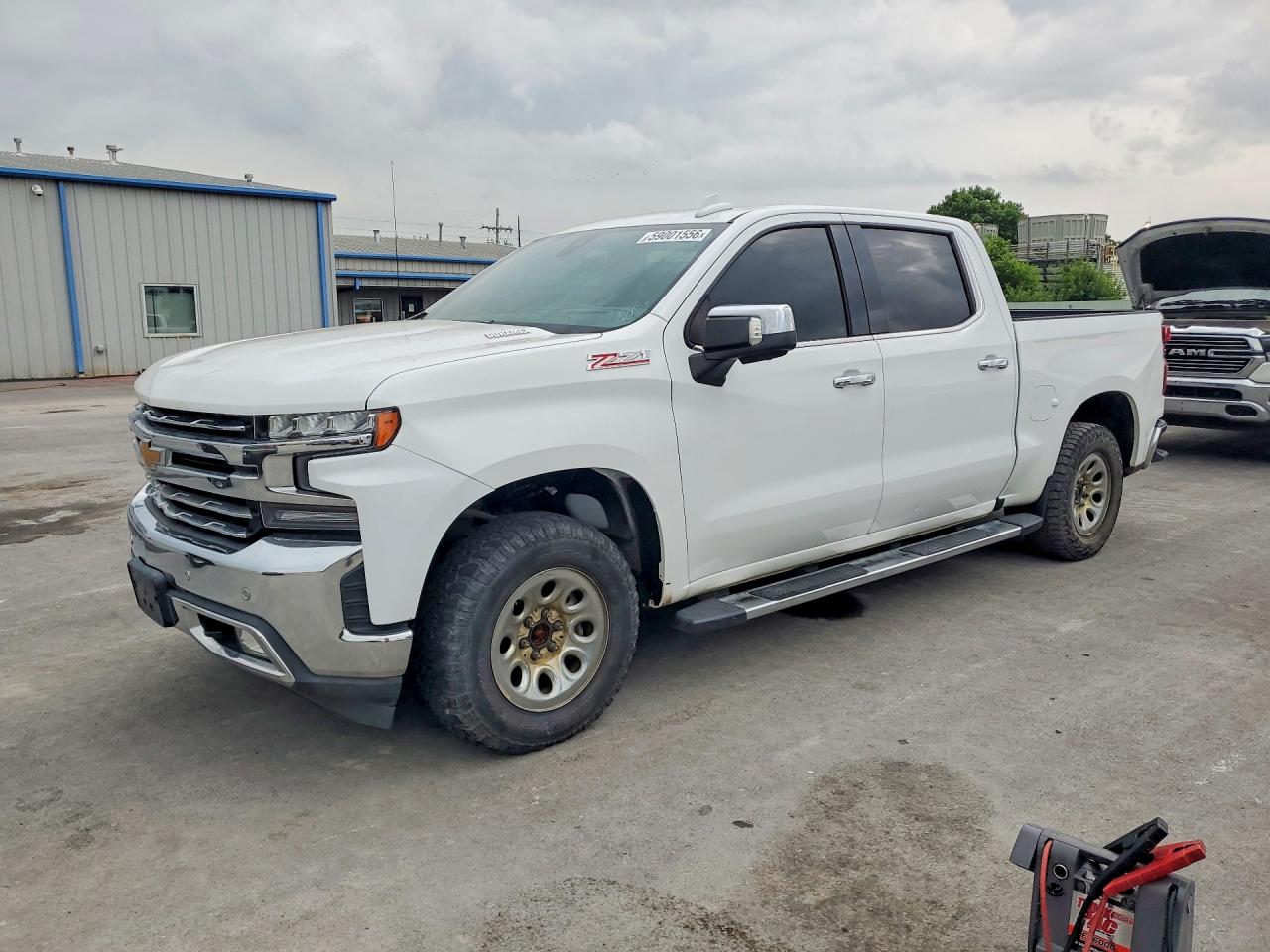 2020 CHEVROLET SILVERADO LTZ — Front 3/4