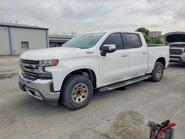 2020 CHEVROLET SILVERADO LTZ — Front 3/4
