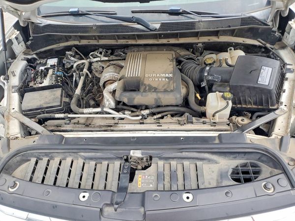 2020 CHEVROLET SILVERADO LTZ — Engine bay