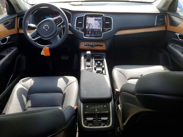 2023 VOLVO XC90