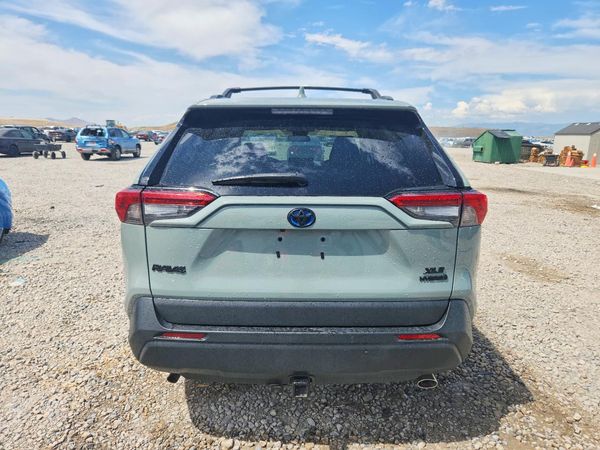 2022 TOYOTA RAV4 XLE