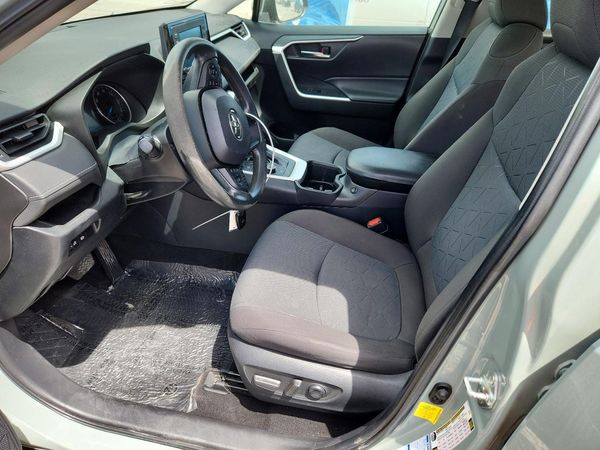 2022 TOYOTA RAV4 XLE