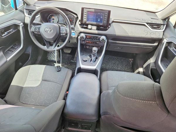 2022 TOYOTA RAV4 XLE