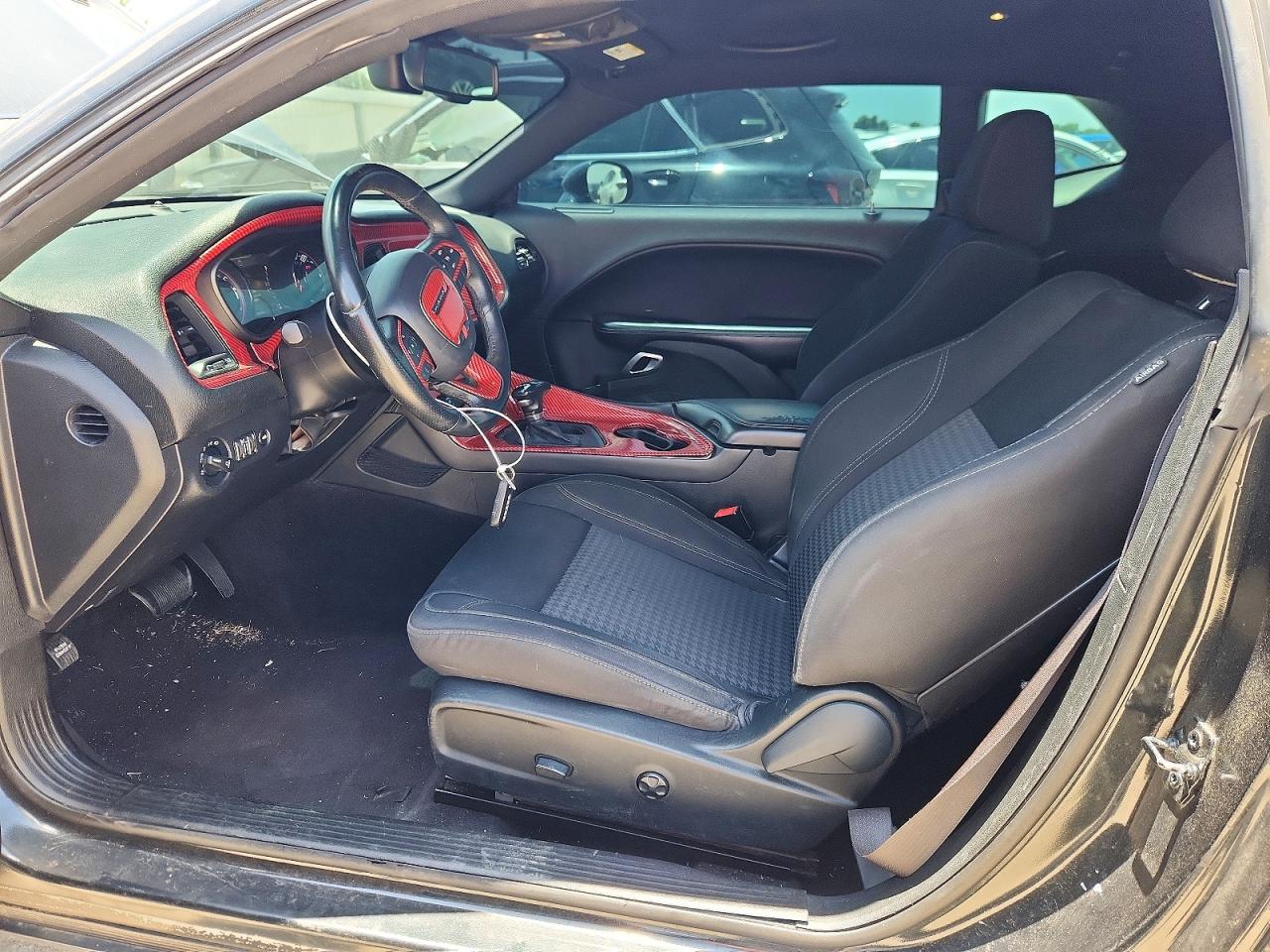 2016 DODGE CHALLENGER SXT