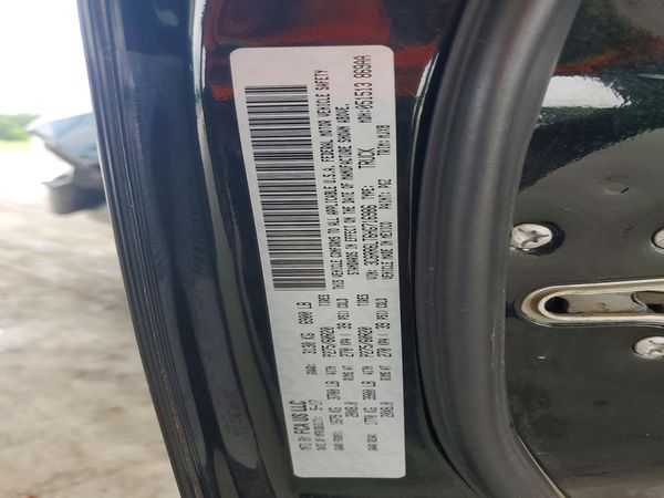 2017 RAM 1500 SLT