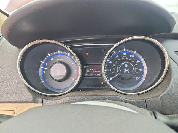 2012 HYUNDAI SONATA Middle-low level