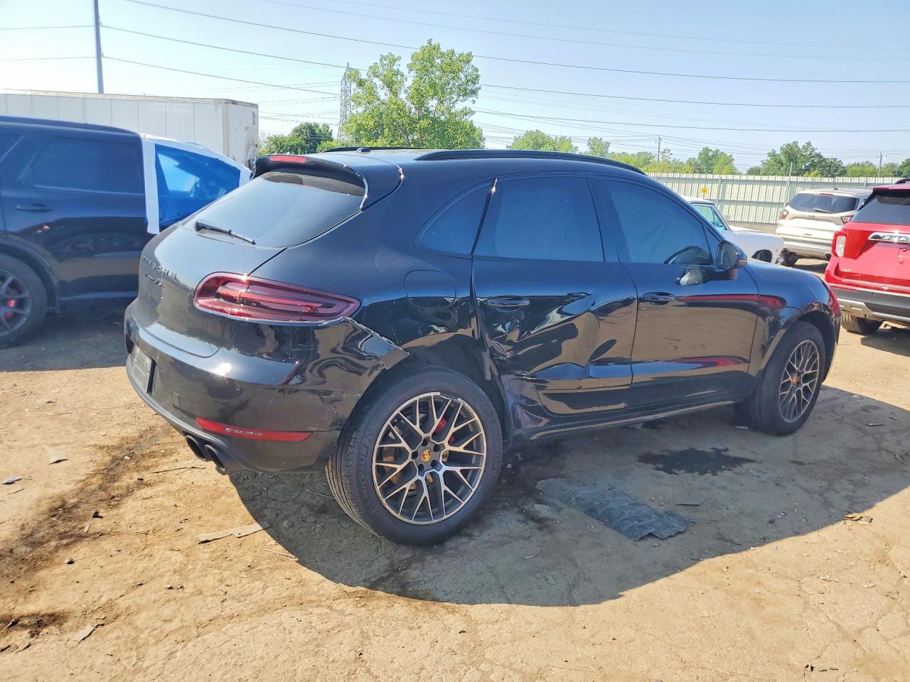 2017 PORSCHE MACAN