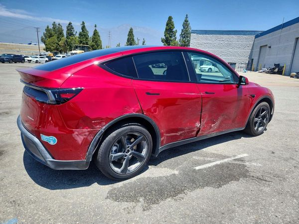 2026 TESLA MODEL Y