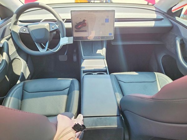 2026 TESLA MODEL Y
