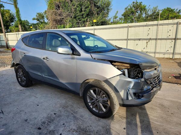 2015 HYUNDAI TUCSON GL (Middle-Low)