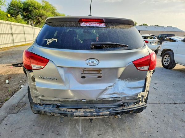 2015 HYUNDAI TUCSON GL (Middle-Low)