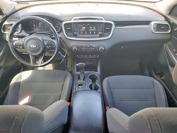 2017 KIA SORENTO L, LX