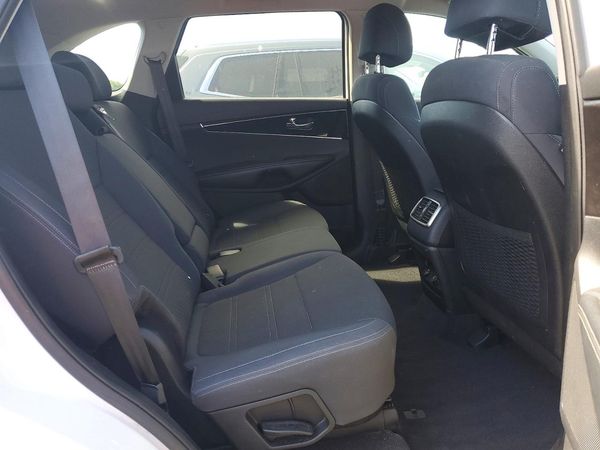 2017 KIA SORENTO L, LX