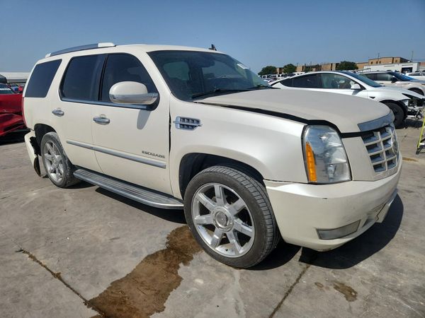 2012 CADILLAC ESCALADE Standard